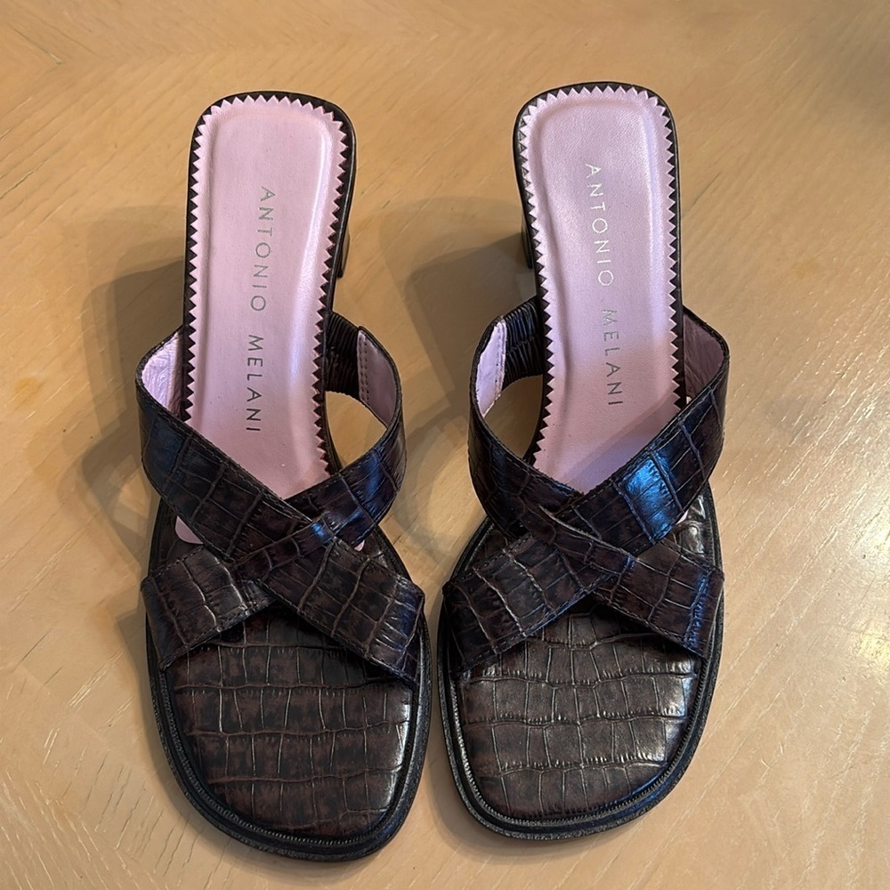 Antonio Melani Brown Chloe Croc Embossed Leather Sandals Size 6.5